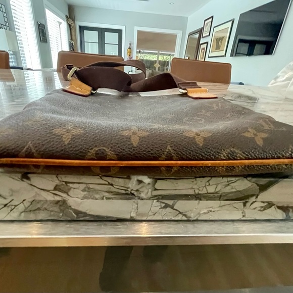 Authentic Louis Vuitton Monogram Pochette Valmy Shoulder Bag M40524 Used F/S - Picture 5 of 8